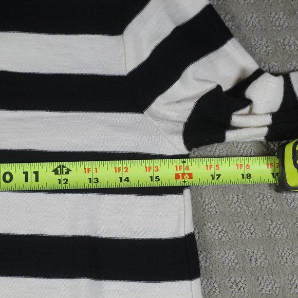 Ann Taylor Loft Size XS Black & Cream Striped LS Knit Peplum Top - LIKE NEW - Picture 4 of 5